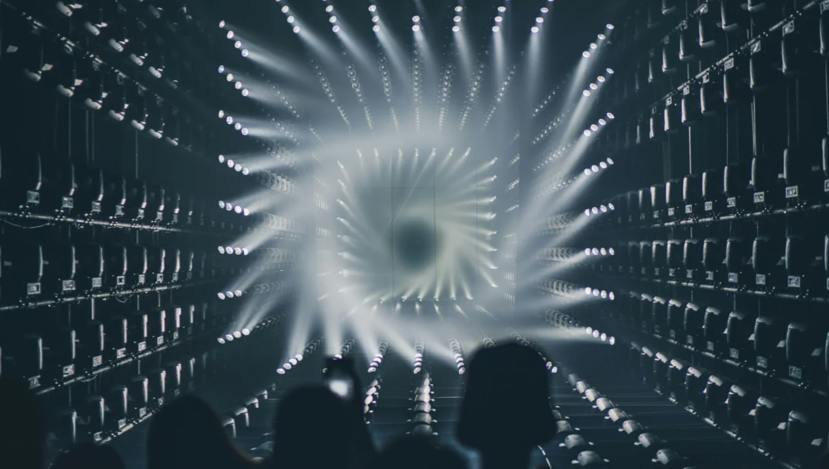 Cross-Reality Brand Worlds (XR)