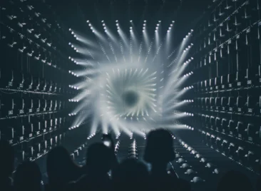 Cross-Reality Brand Worlds (XR)